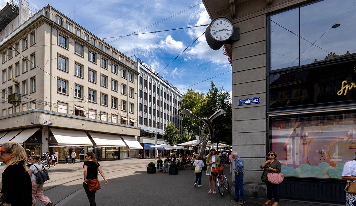 Moderne, helle Bürolandschaft