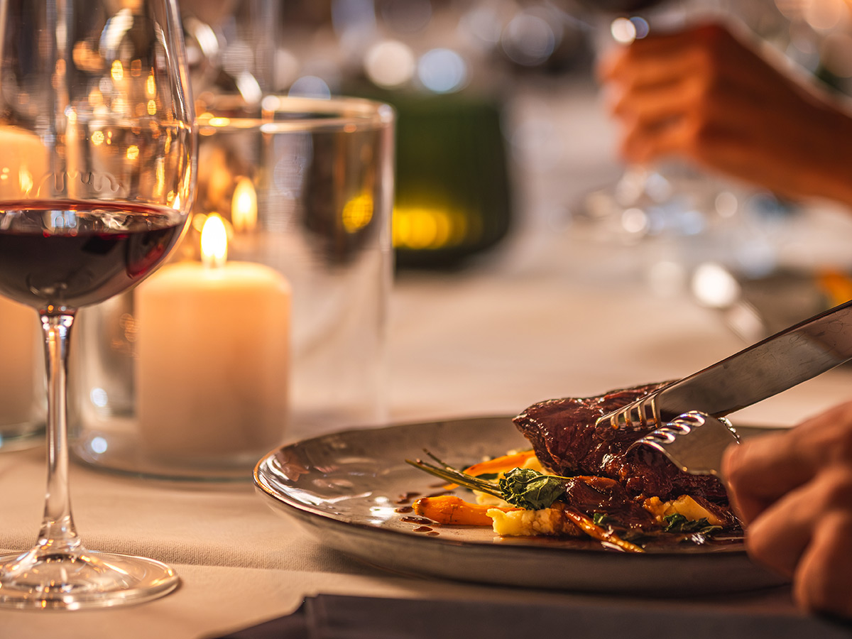 Gedeck für Weihnachtsessen