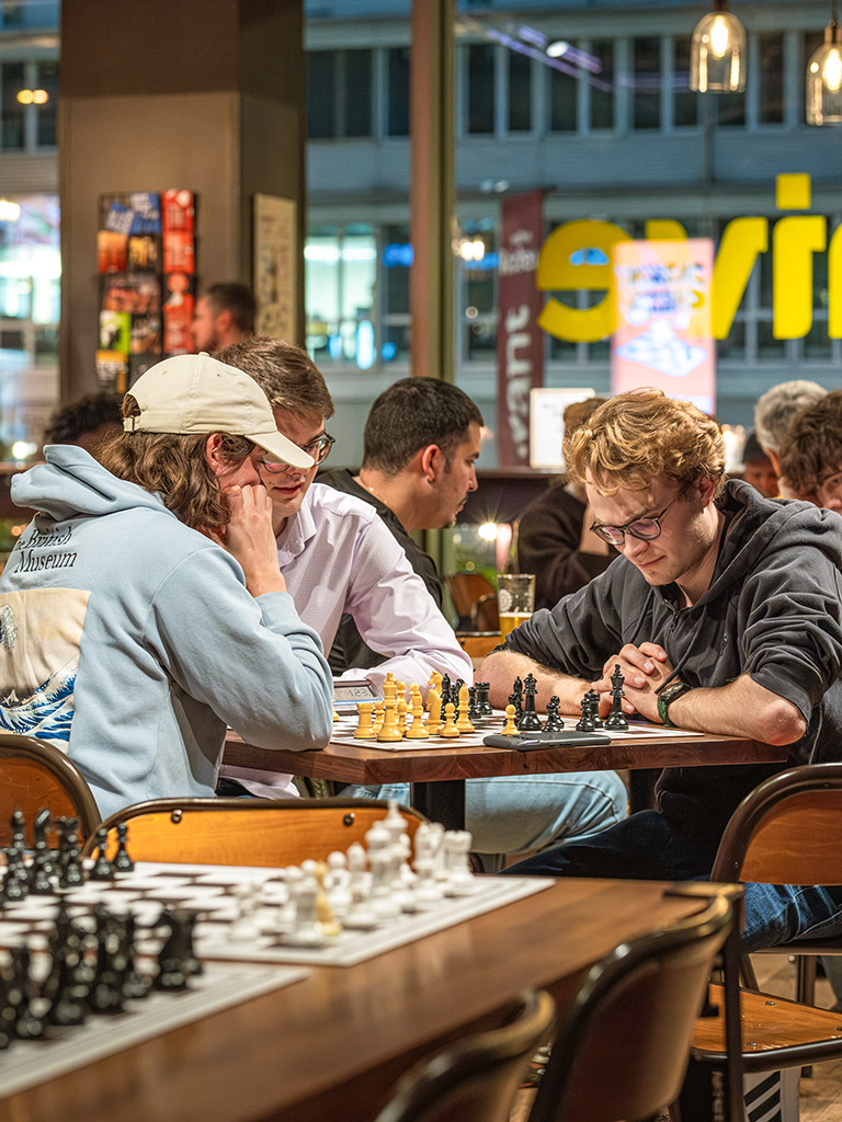 Teilnehmer:innen beim Jazz'n'Chess