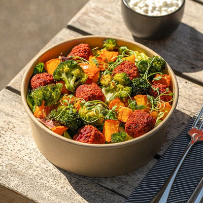 Autumn salad with pumpkin, broccoli and falafel