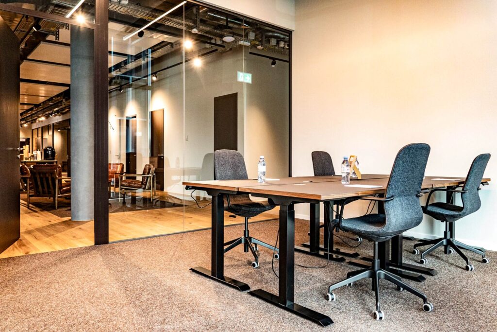 Spacious Teamoffices for 2-12 people