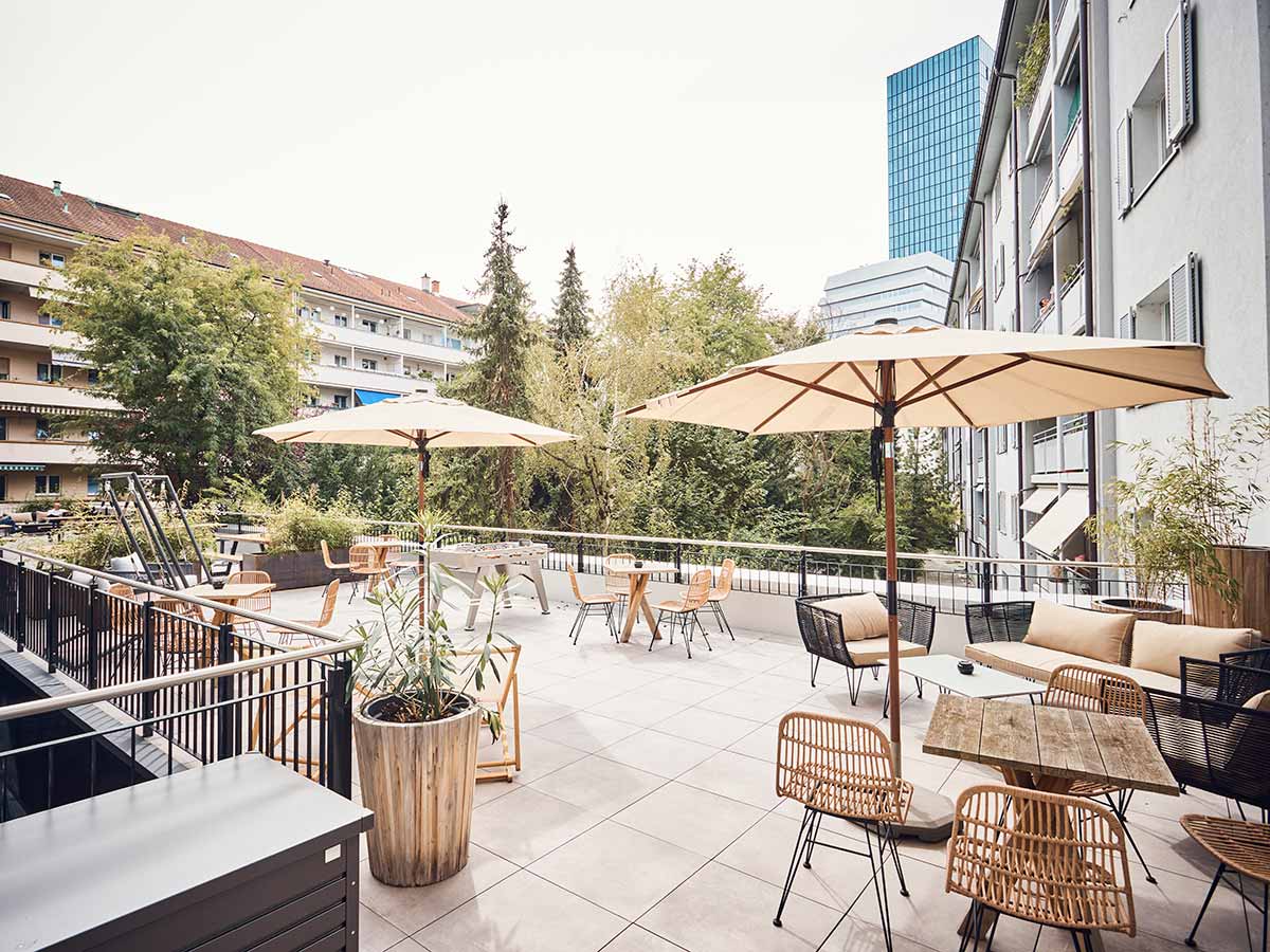 Terrasse im Westhive Basel Rosental