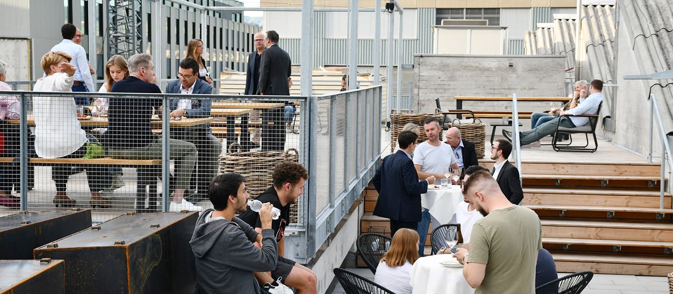 Event auf der Dachterrasse im Westhive Zug Tech Cluster
