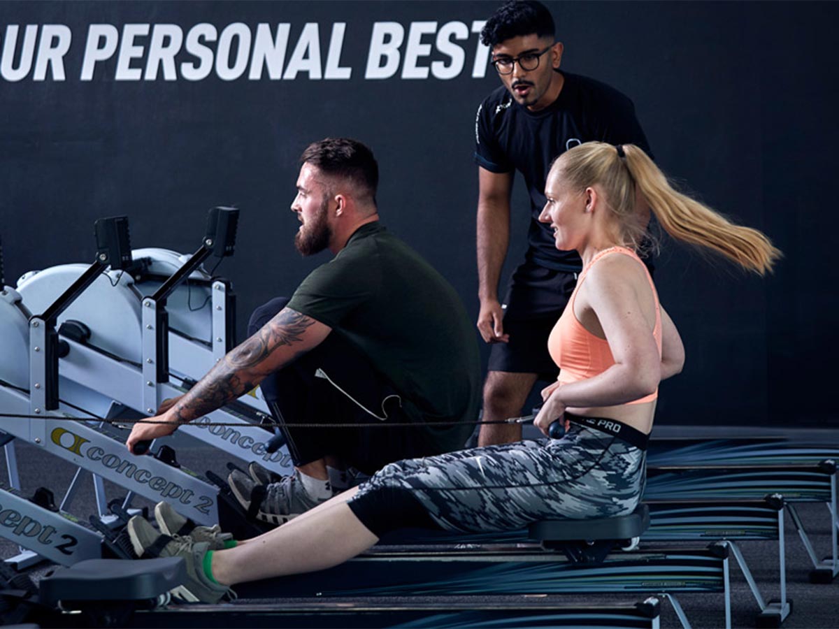 Frau und Mann im Training