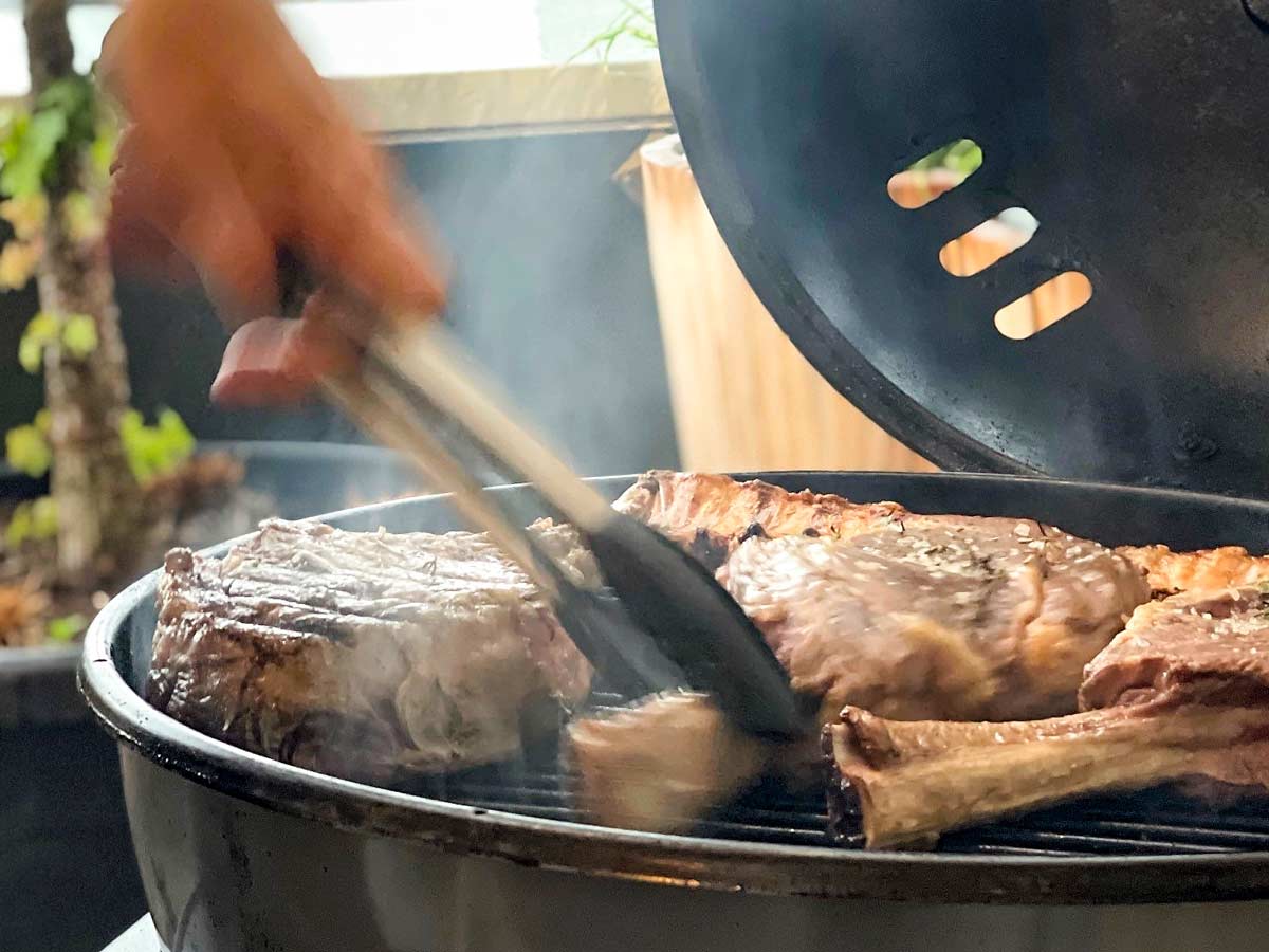 Viande sur le barbecue