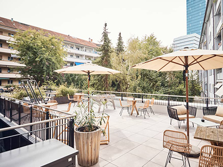 Terrasse im Westhive Basel Rosental