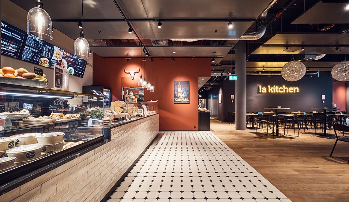 Comptoir libre-service dans «La Kitchen»