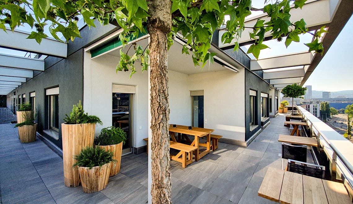 Dachterrasse des Westhive Zürich Hardturm